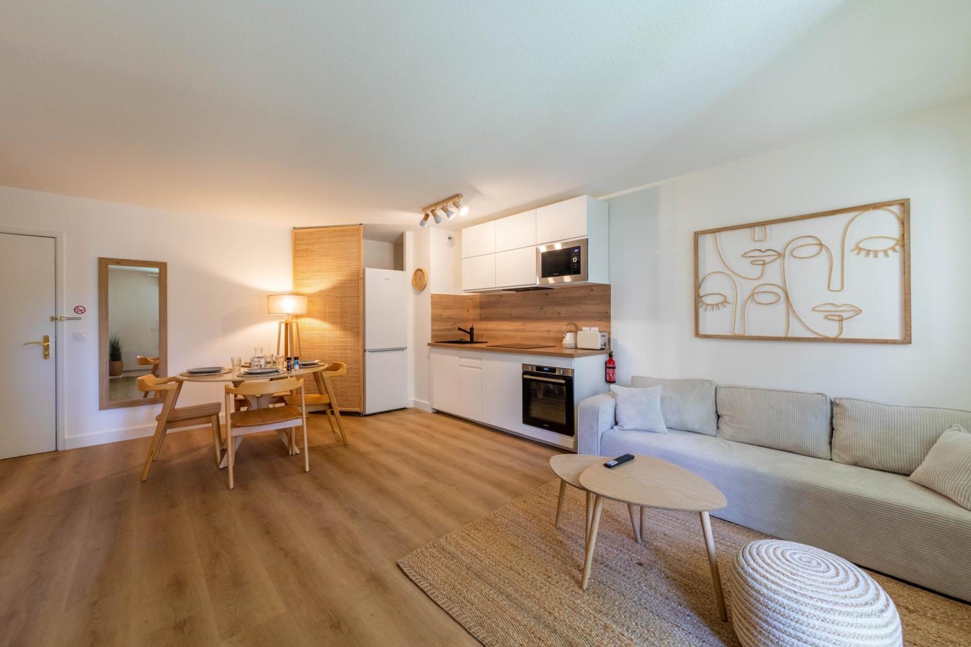 Zenitude-T3-Terrasse-Parking Apartment อาฌ็อง ภายนอก รูปภาพ